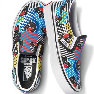KIDS VANS X SHARK WEEK CLASSIC SLIP-ON SHOES